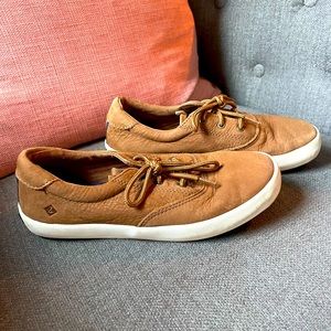 Boys Sperry size 3 brown lace up boat sneakers